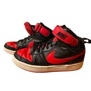 Nike‎ Court Borough Mid Youth Black/Red High-Top Sneakers size 5 Y GUC Kids 5
